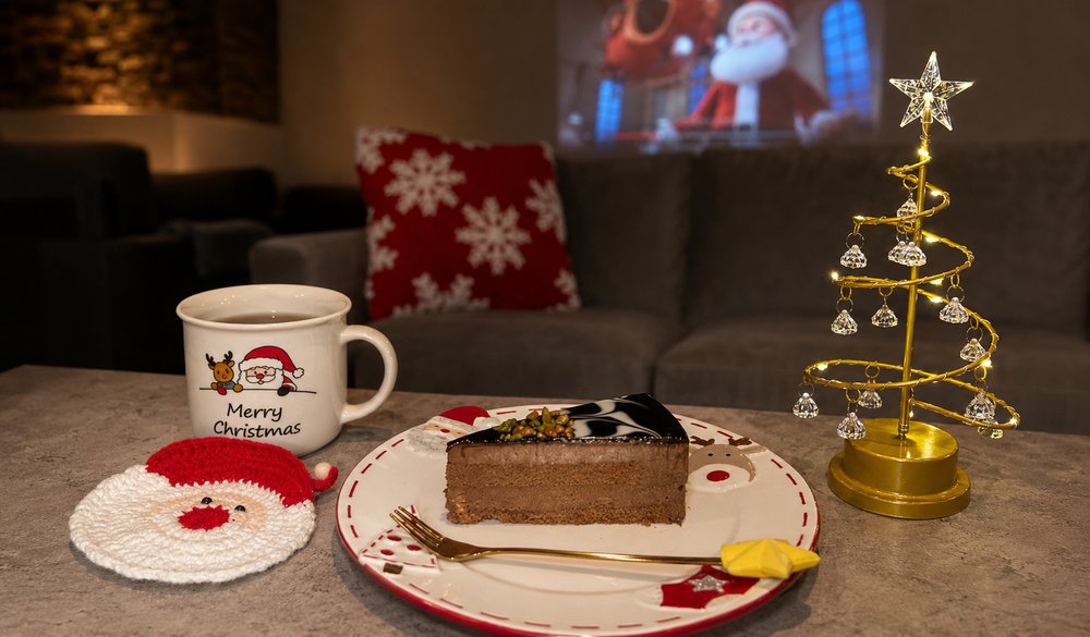 ケーキ:クリスマス装飾のチョコレートケーキ